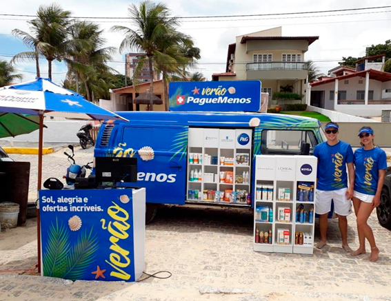 Pague Menos estaciona farmácia móvel na Praia de Pirangi, em Natal